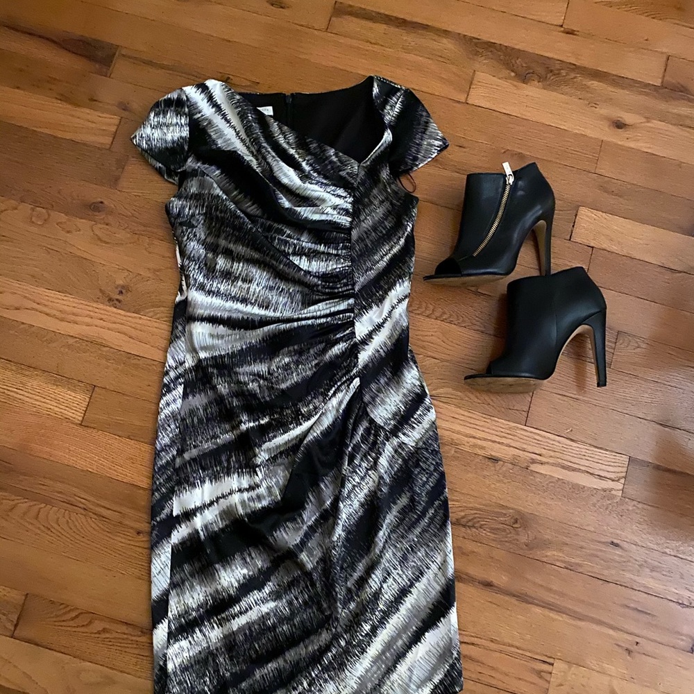 🌹London Times Satin Dress  geometric neckline